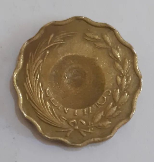 2 Moedas Paraguai - 15 Centimos (Defeito) / 100 Guaranis - Foto 5