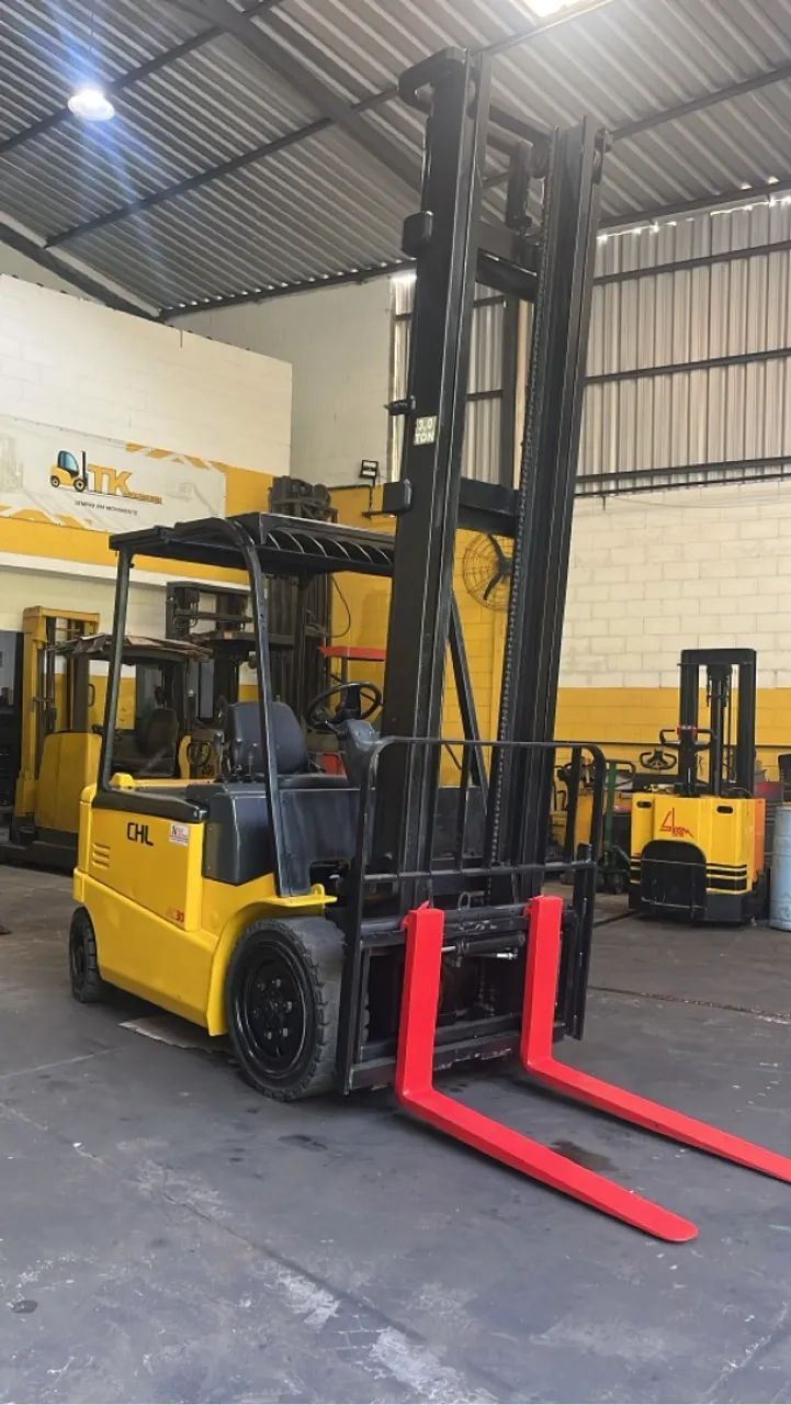 Empilhadeira CHL contrabalanceada 3TN elevação duplex 6 metros  - Foto 4