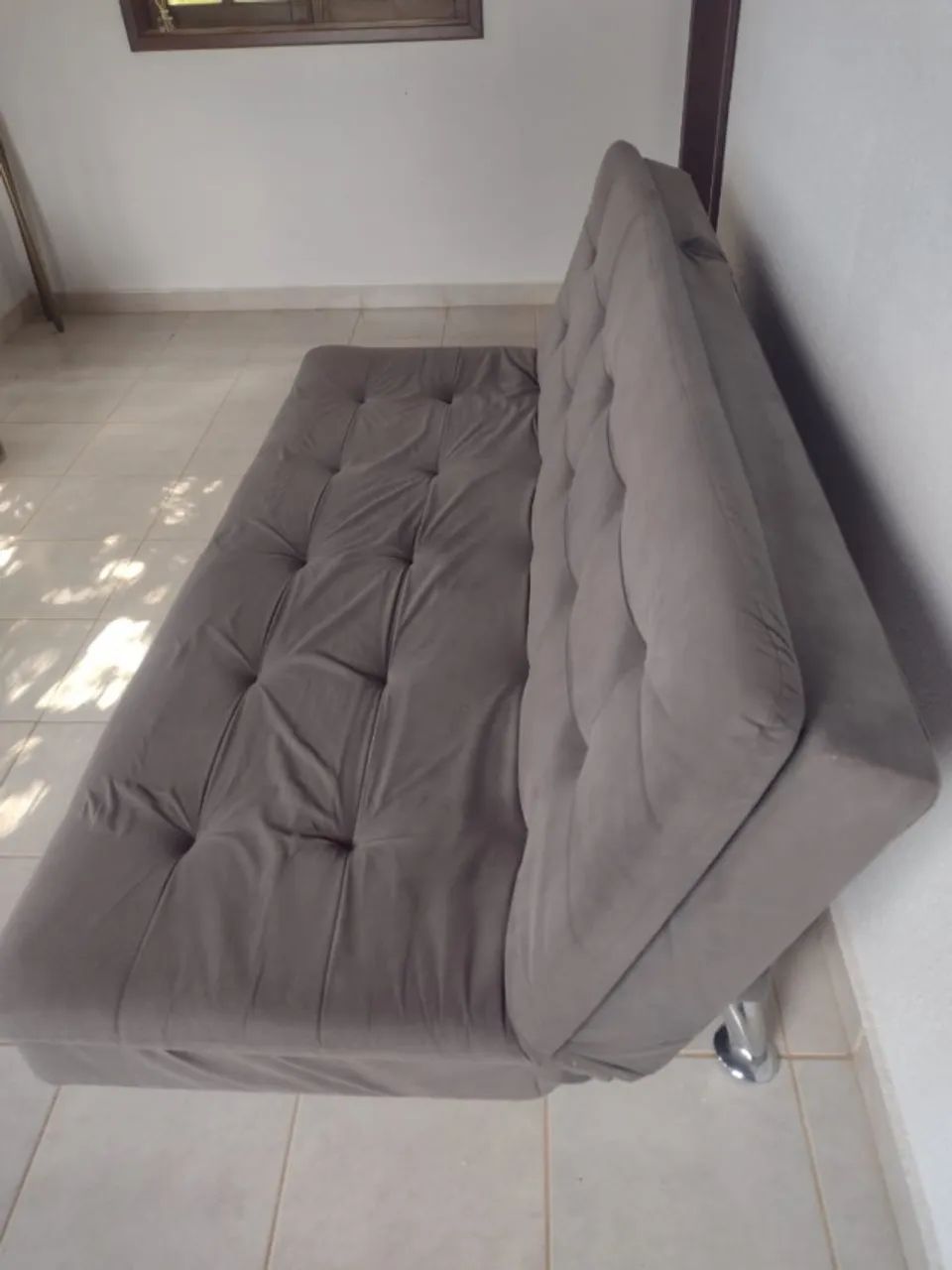 Doação de móveis em bom estado (sofás, camas, guarda-roupas) - retirar no local