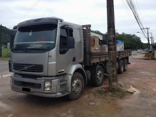 VOLVO VM 260 8X2 CARROCERIA ANO 2010