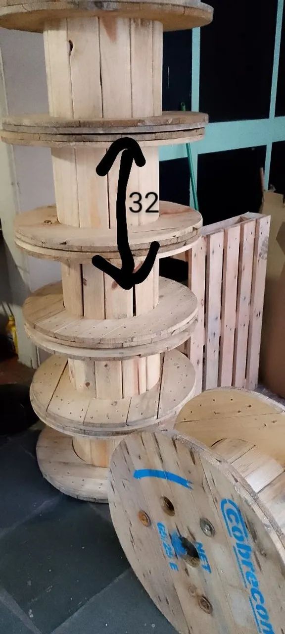 Vendo carretel e palete de madeira - Foto 2