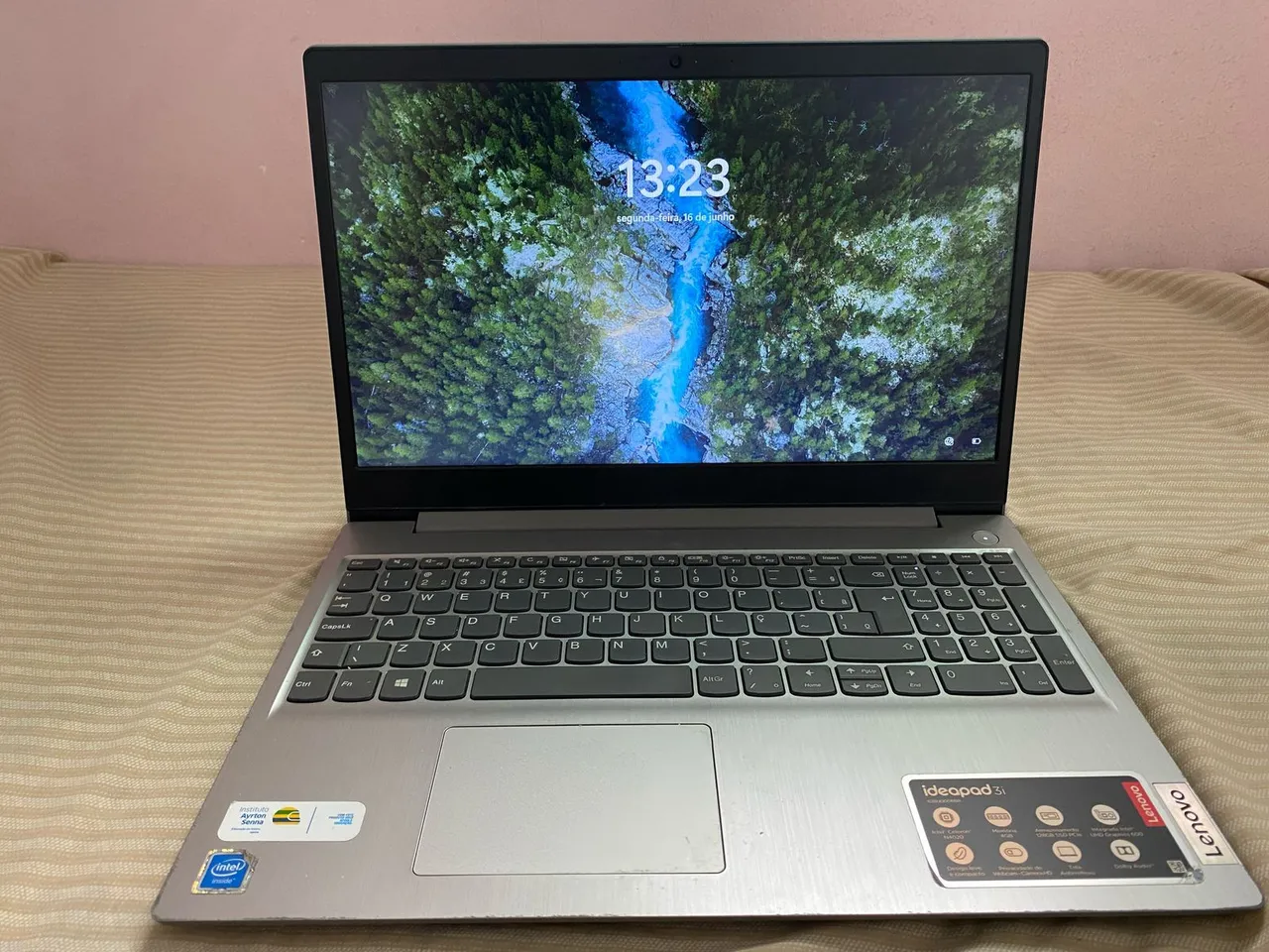 Notebook Lenovo IdeaPad 3i - Tela 15.6" - Intel