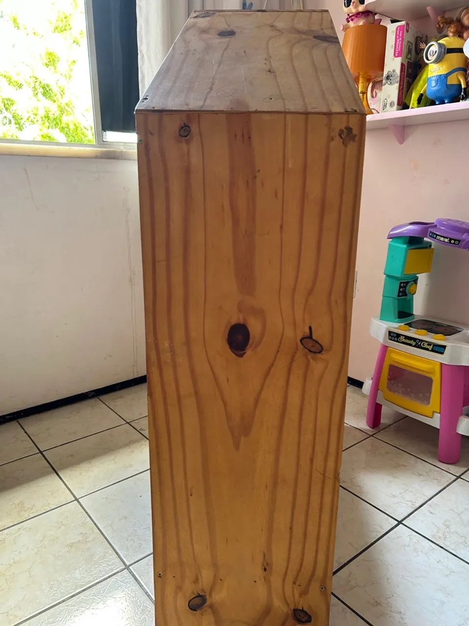 Armário infantil de madeira com cabideiro - Foto 2