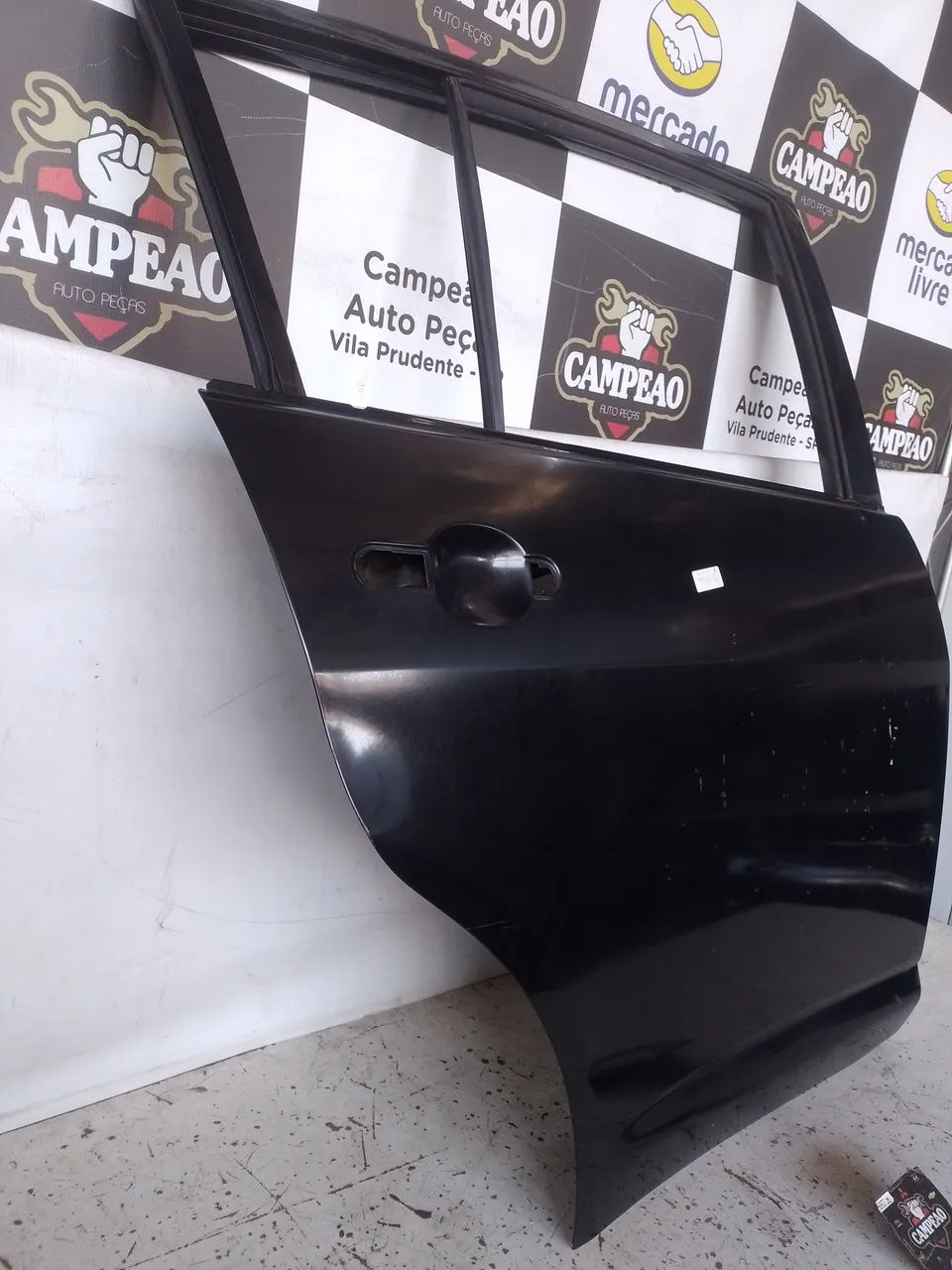 Porta Traseira Direita Nissan Tiida 2010 C Detalhe - Foto 2