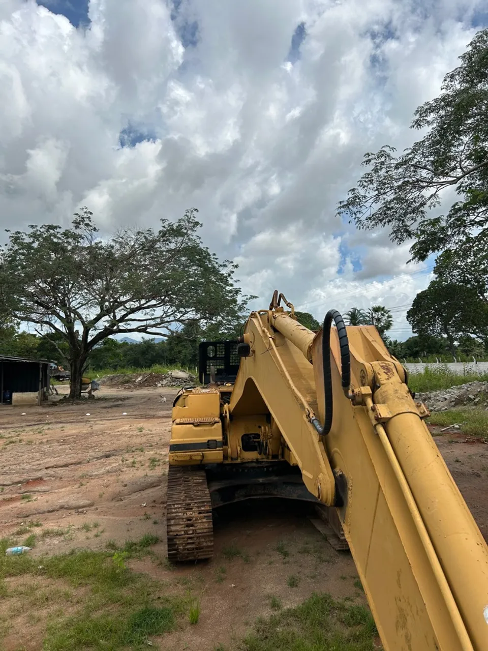 Escavadeira Hidráulica 320b - 2001 - Caterpillar