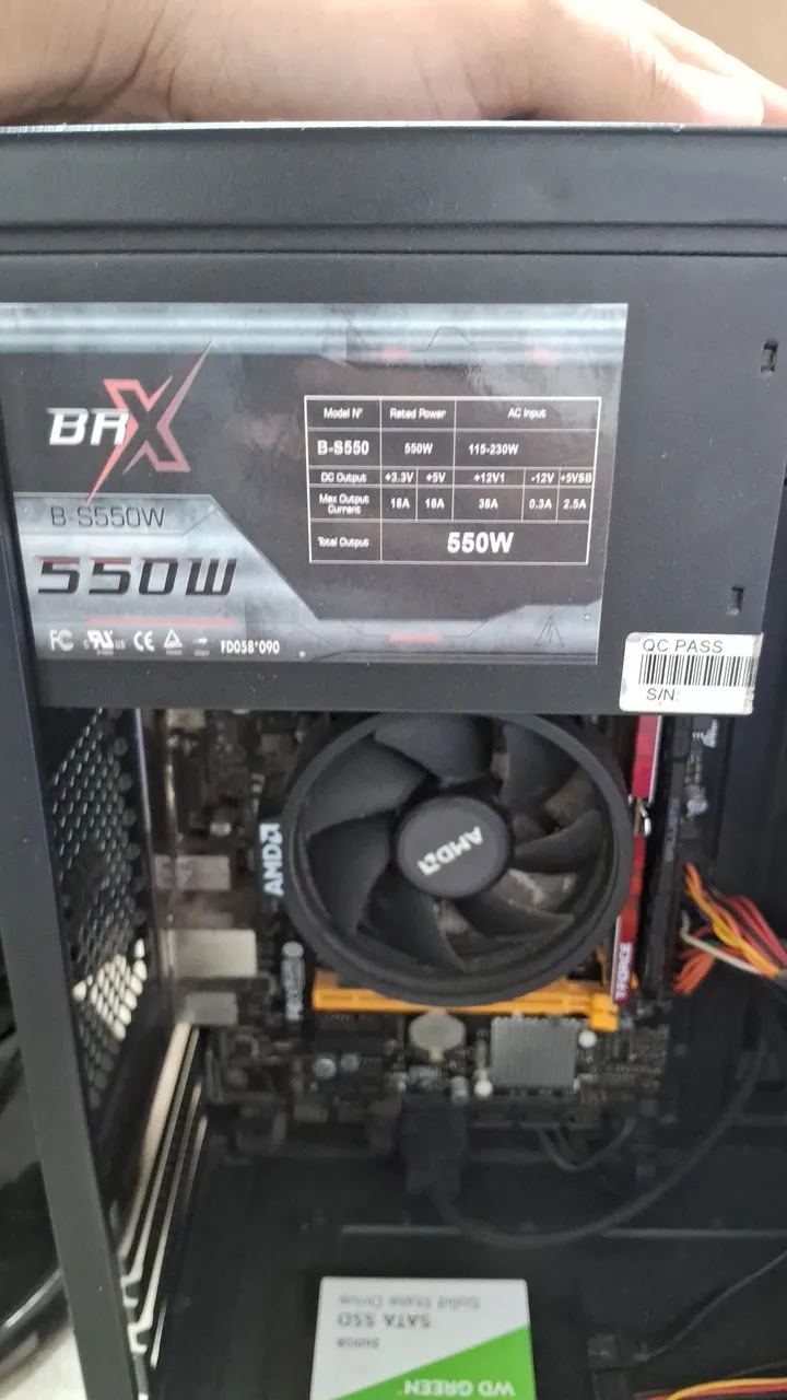 Computador com Processador AMD e SSD 550W Ryzen 3 3200g 16gb ram placa de video integrada
