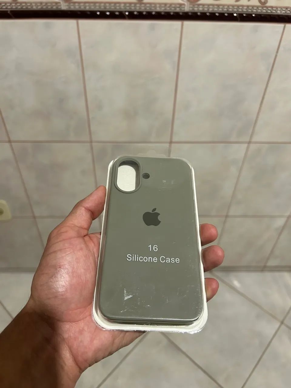 Capinha silicone para iPhone 16  - Foto 4