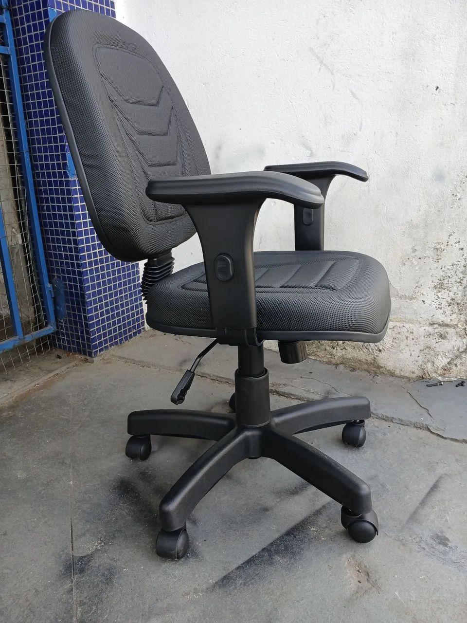 Cadeira de Escritório Giratória Preta - Foto 3