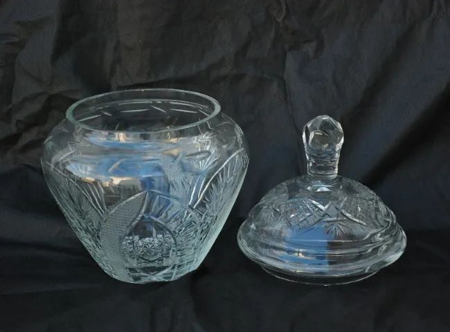 poncheira antiga vidro lapidado com 4 copos , sem concha .