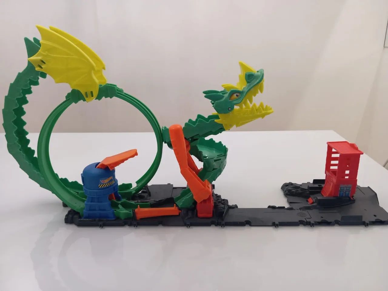 Conjunto de Pistas Hot Wheels City Dragon Drive Firefight