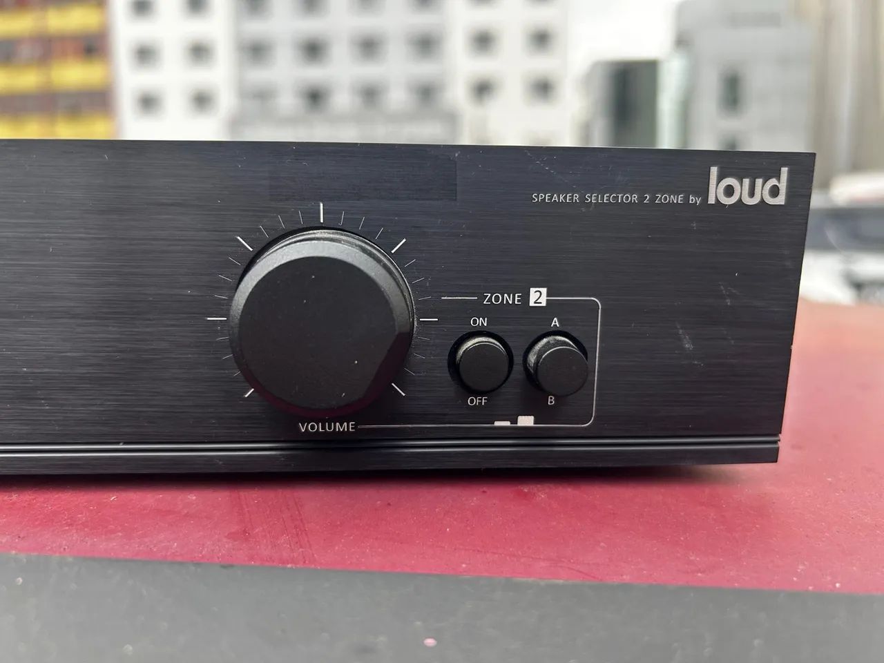 Seletor de 2 zonas Loud