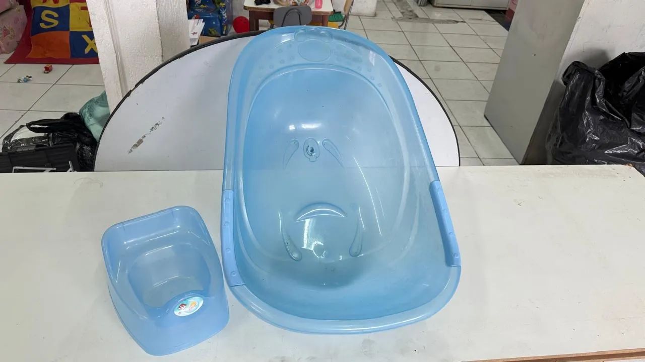 Banheira Infantil Azul e troninho  - Foto 5