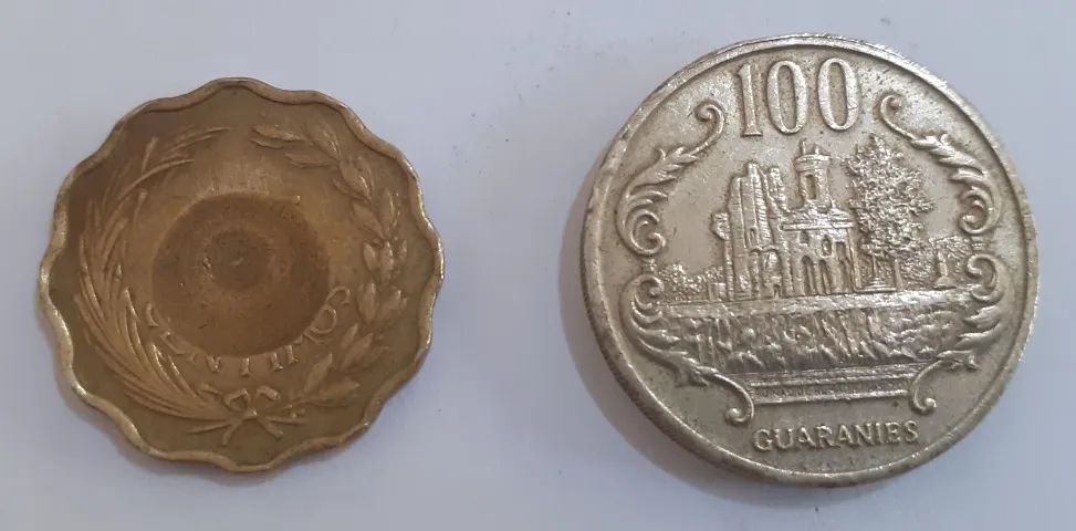 2 Moedas Paraguai - 15 Centimos (Defeito) / 100 Guaranis - Foto 2