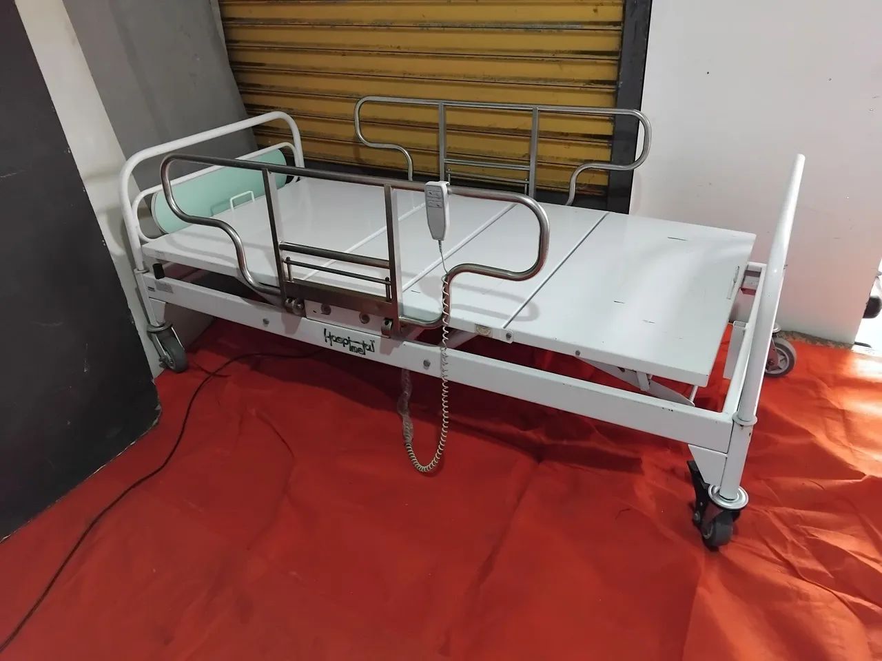 Cama hospitalar articulada elétrica.  - Foto 5