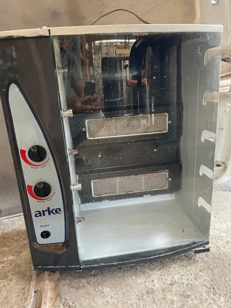 Churrasqueira a Gás Rotativa Com 5 Espetos Giratórios Arke