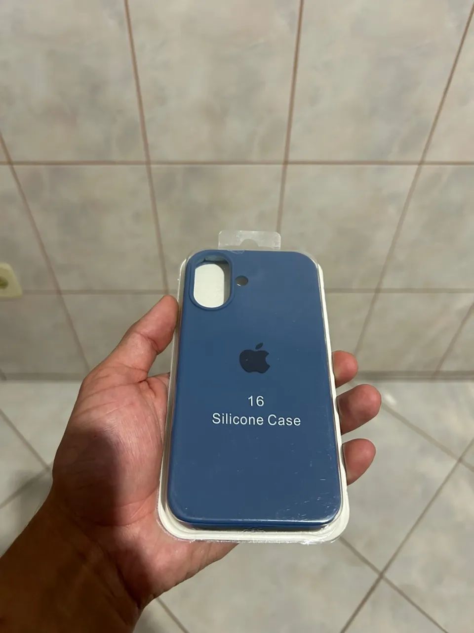 Capinha silicone para iPhone 16  - Foto 5