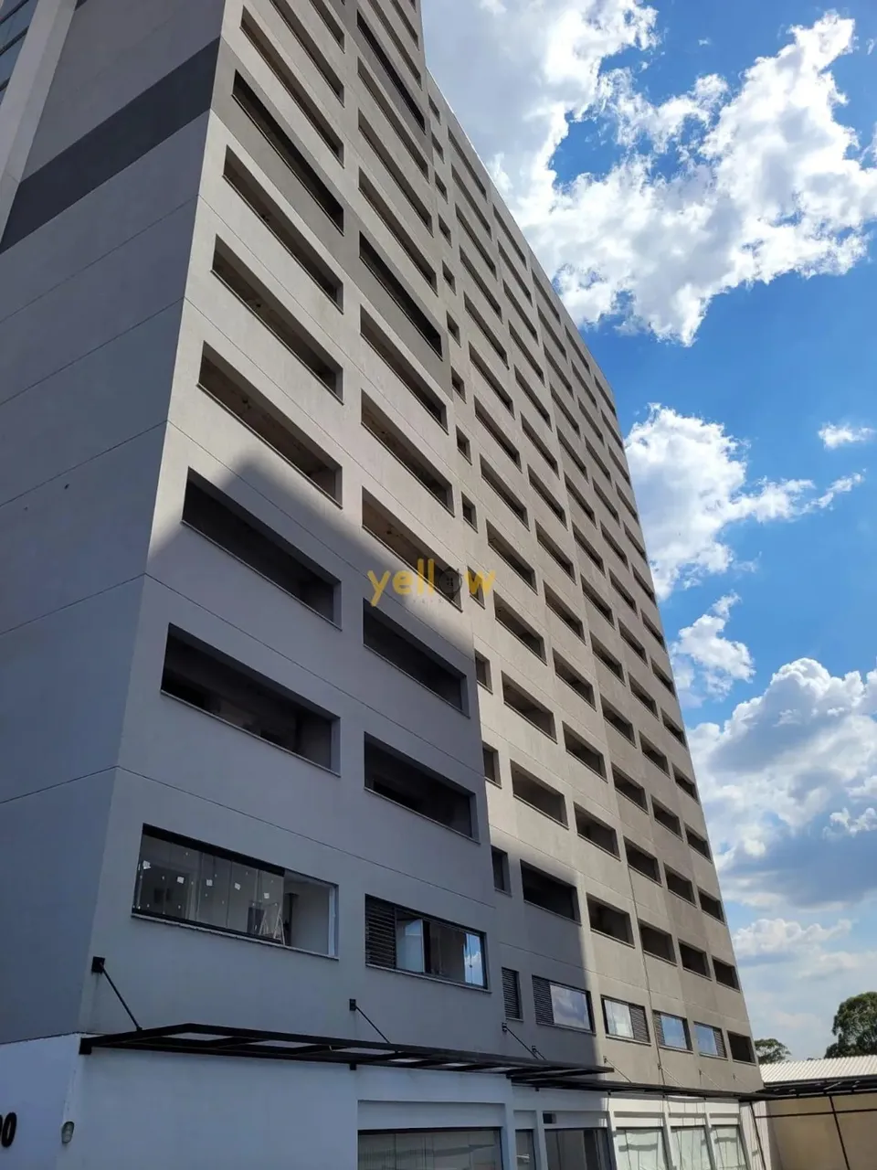 Alugue sala em Nova Arujá: 30m², 1 banheiro, por apenas R$3000. Ideal para seu negócio! Co