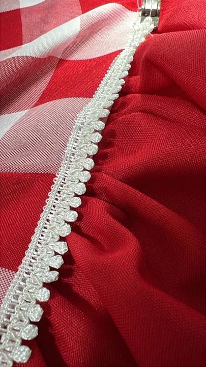 toalha de mesa festa com babado vermelha xadrez