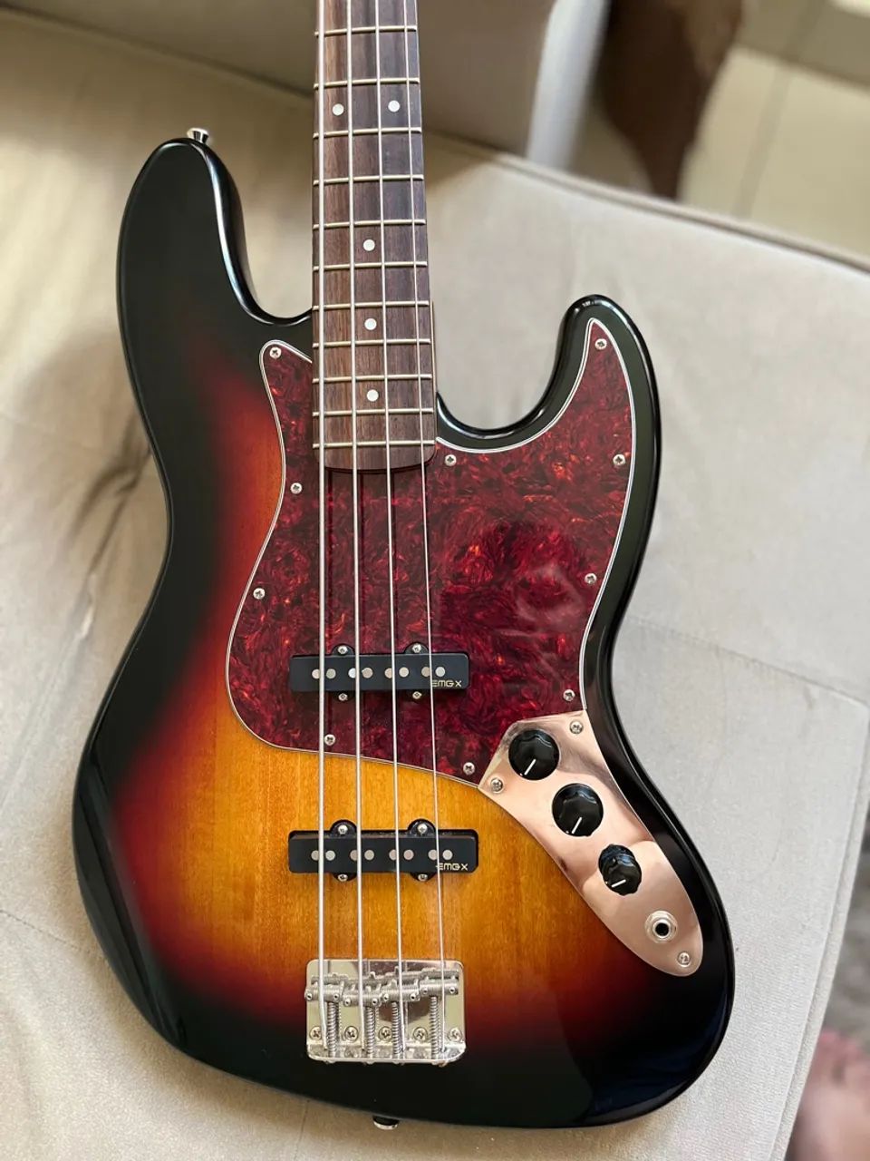 Baixo Squier CV 60s - EMG JVX - Foto 5
