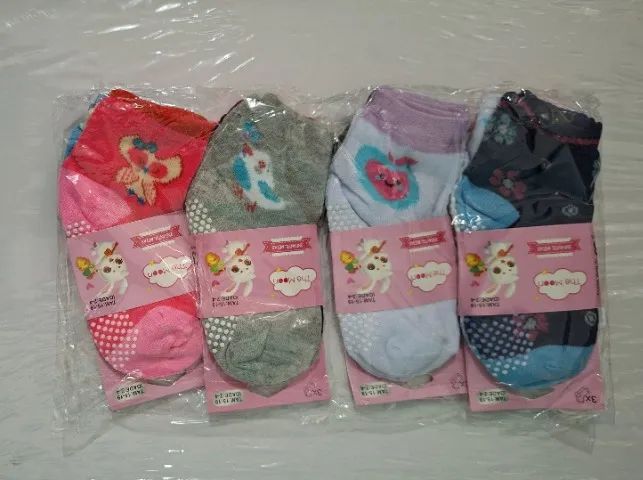 Kit 6 Pares de Meias Infantil Antiderrapante - Tamanho 15 a 19