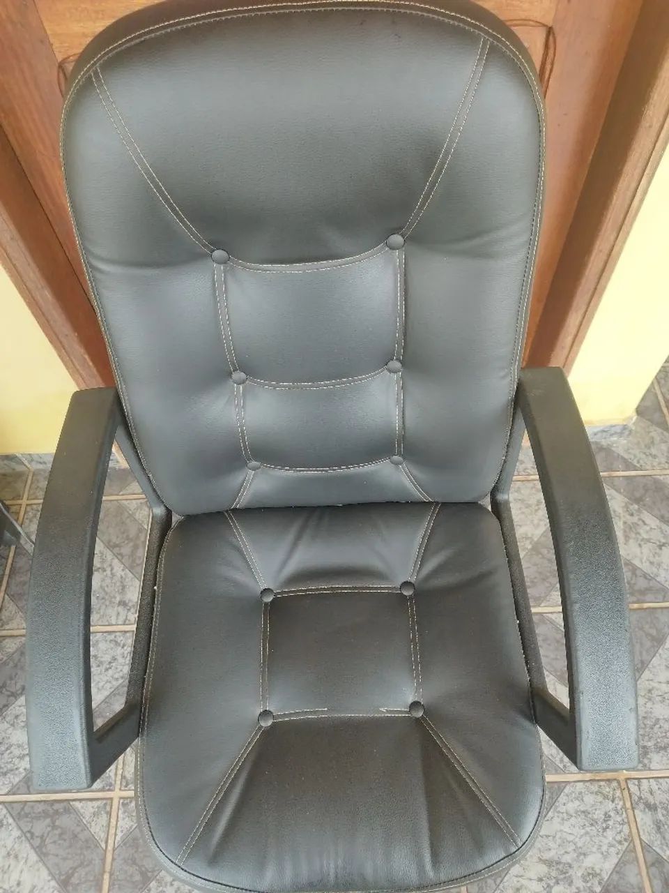 Well-maintained office or study chair