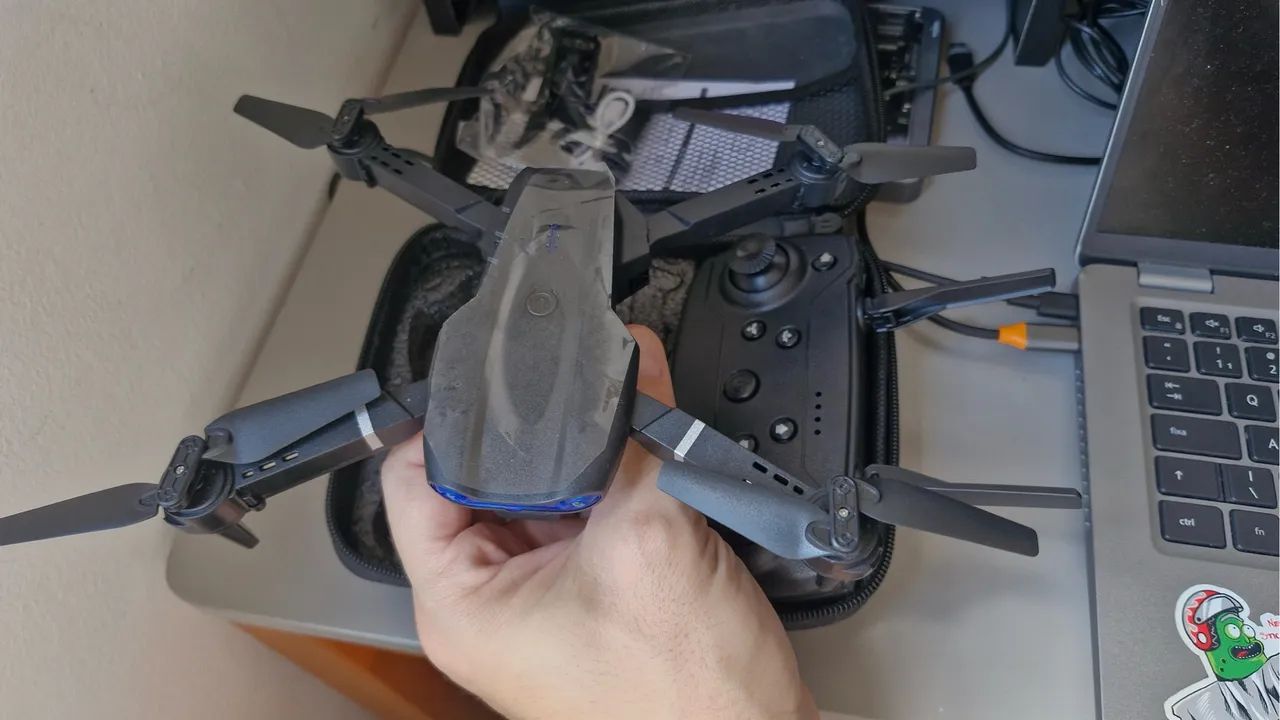 Drone k3&e99 pro! Ganhei de amigo secreto e nao usei? ta novinho. - Foto 4