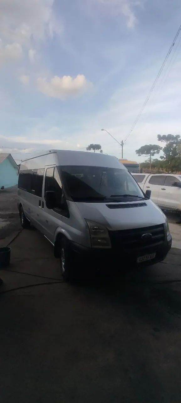 Van . trânsit. Escolar. Passageiros