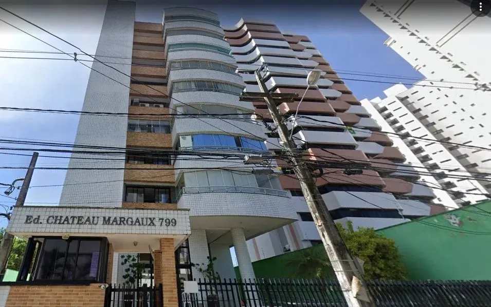 Luxuoso Apartamento 04 Suítes 235M² No Edifício Chateau Margaux - Tirol