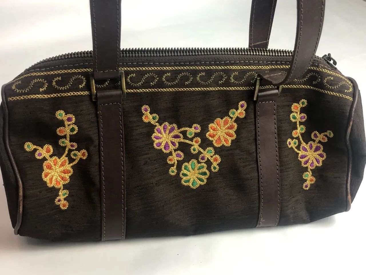 Bolsa marrom modelo baguete bordada - Foto 3
