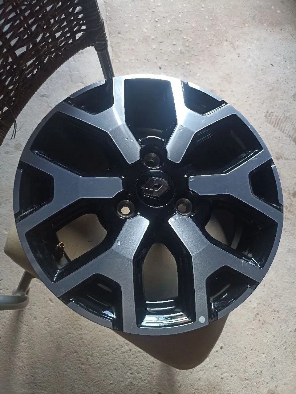 Roda Kwid aro 14 avulsa