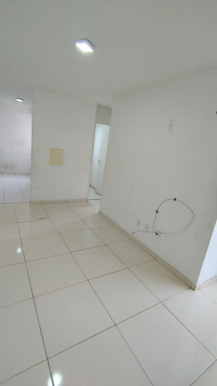 Apart. 3º Andar, pintura usada, Água e condomínio incluso, Não paga caução - Foto 2