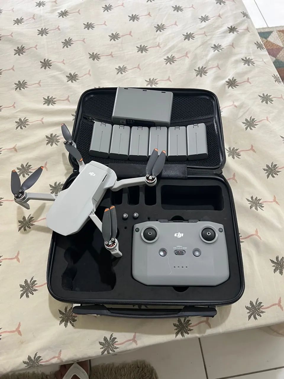 Drone DJI Mini 4K com 6 baterias com pouco uso. - Foto 4