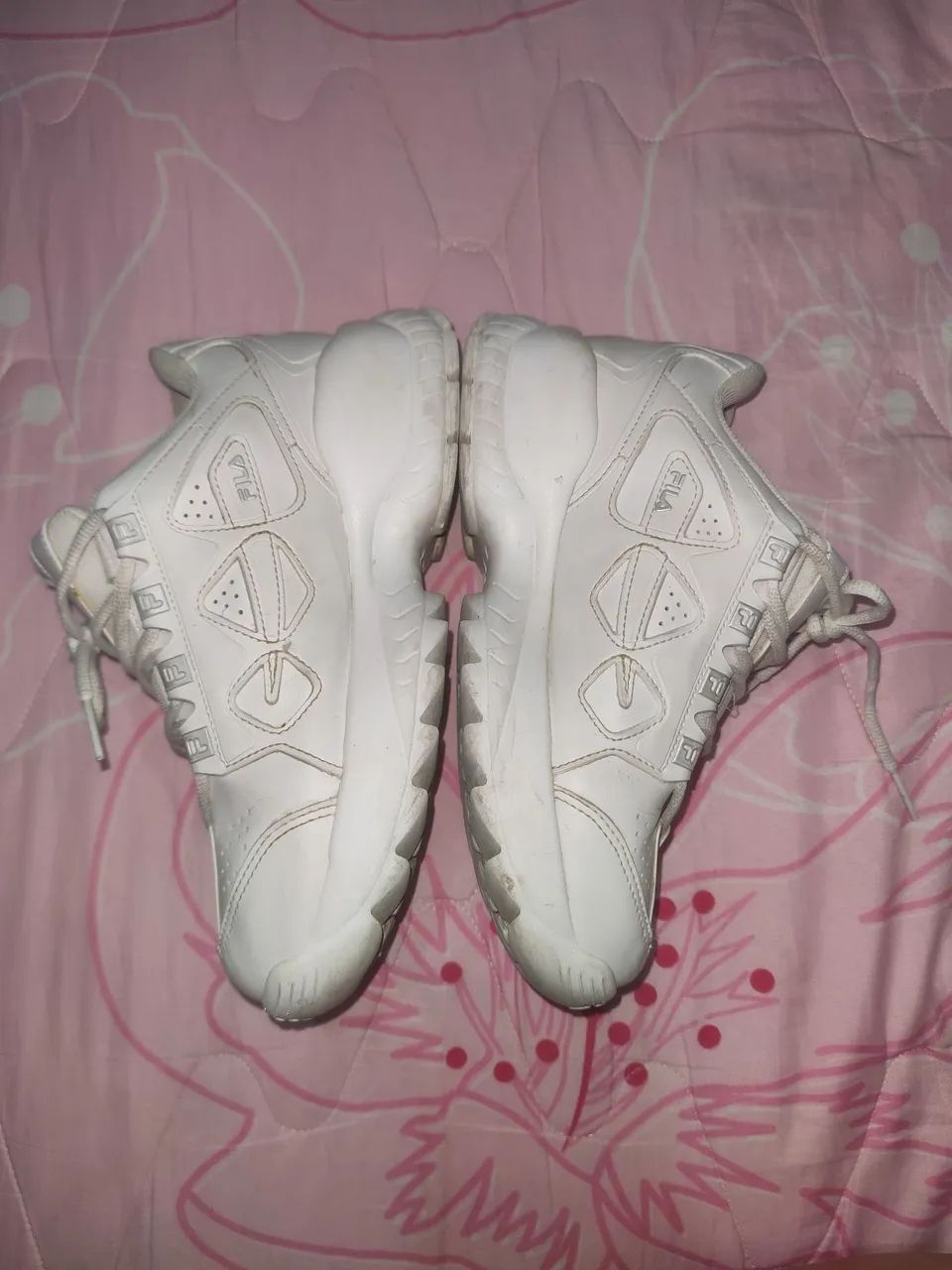 Tênis branco Fila, veste 37  - Foto 2