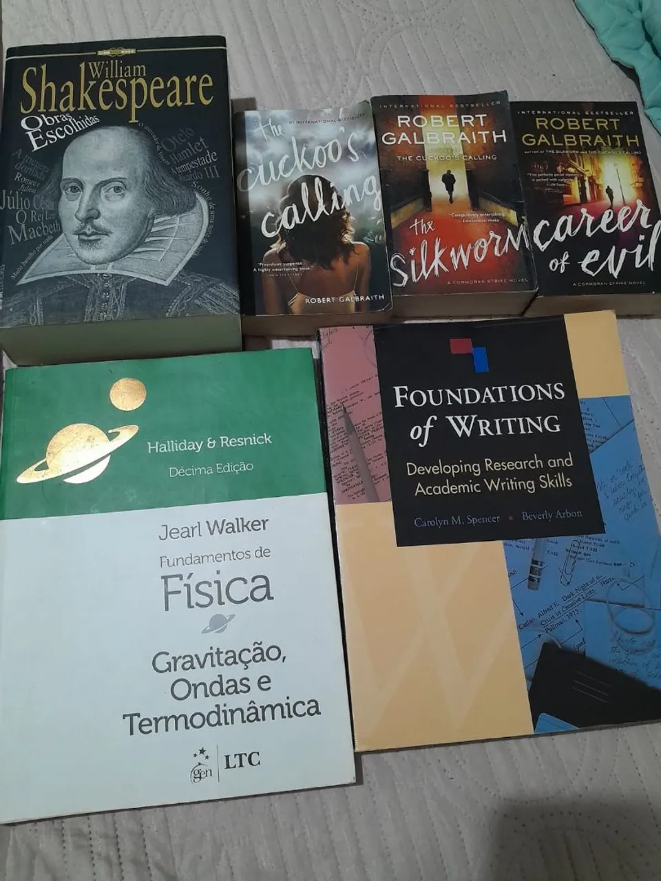Livros em ótimo estado - Shakespeare, Física, Fundamentos de Escrita...
