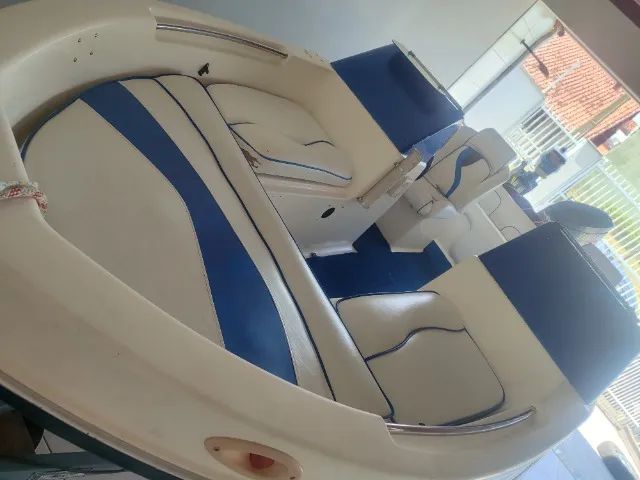 Lancha 17 pes 60HP Yamaha, direção hidráulica, som JBL, motor 4HP reserva com suporte inox - Foto 9