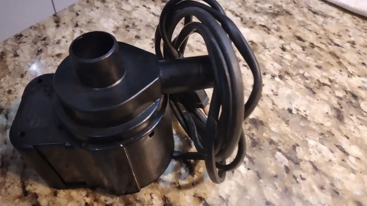 Bomba Sarlo better 2000lts e outra Bubble Magus Sp600 - Foto 2