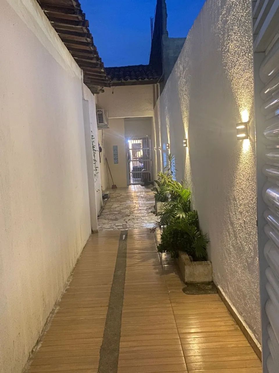 Terreno com 3 casas grandes. - Foto 3