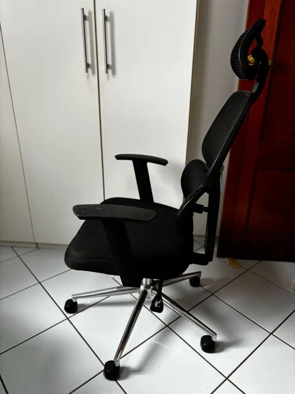 Cadeira de Escritório Giratória com Encosto Alto - Preto - Tok Stok - Foto 2