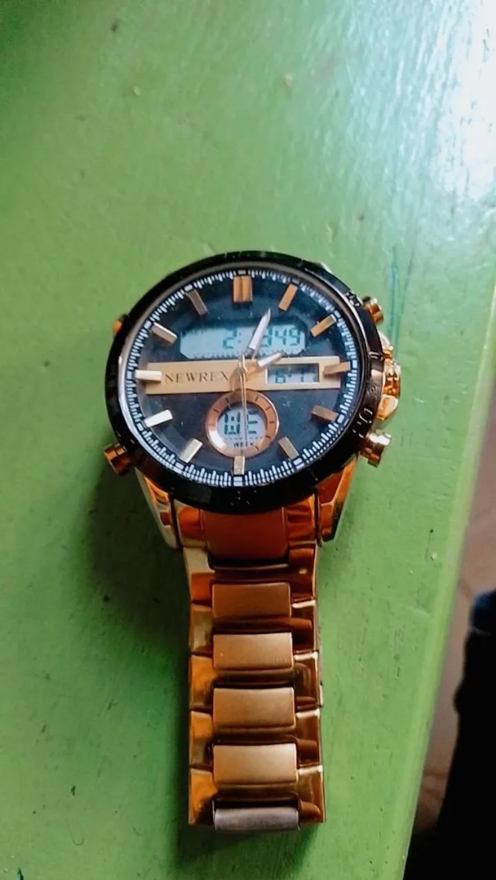 Vendo esse relógio da marca newrex..semi novo