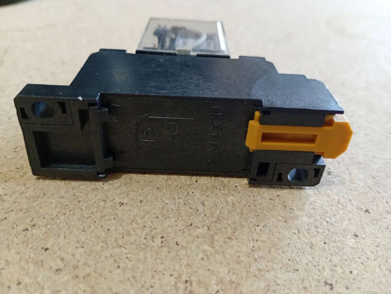 Relé Auxiliar 8 Pinos Hh52 Jng 2na+2nf com Base<br> - Foto 2