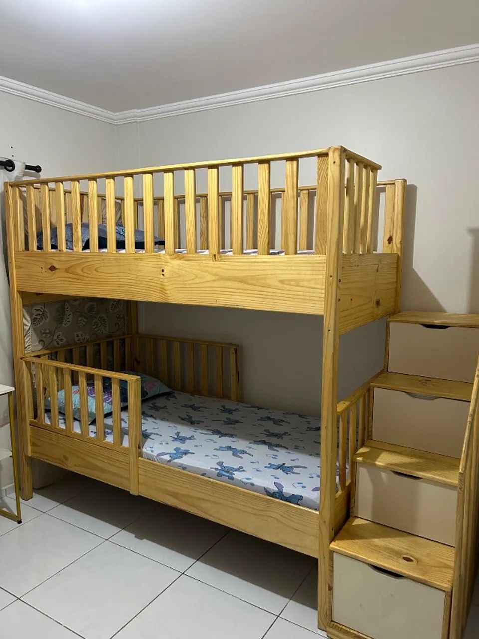 Cama beliche com gavetões em madeira pinos - Foto 5