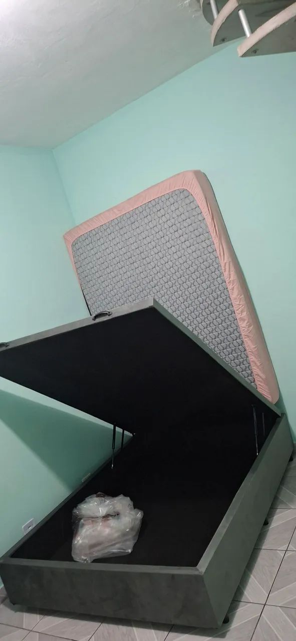 Vende se uma cama box