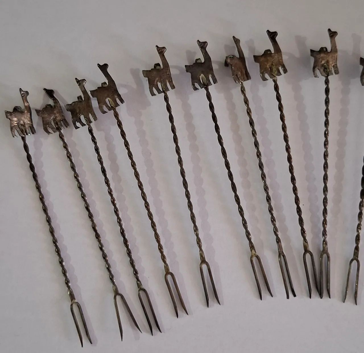 Porta talher de acrilico e espetinhos de prata para aperitivos  - Foto 4