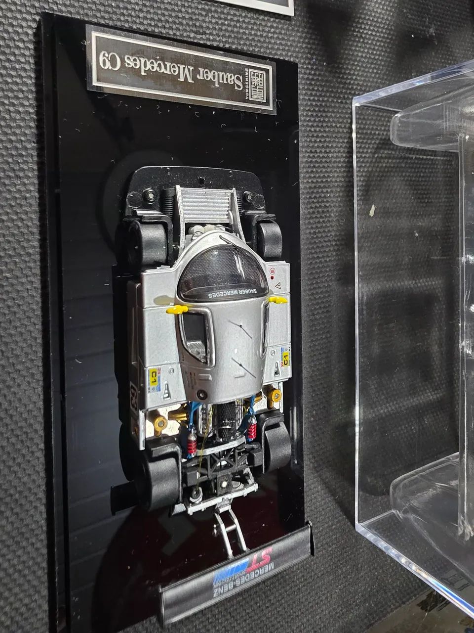 Miniatura 1:64 Sauber Mercedes C9 #63 campeã de Le mans 1989 ultra