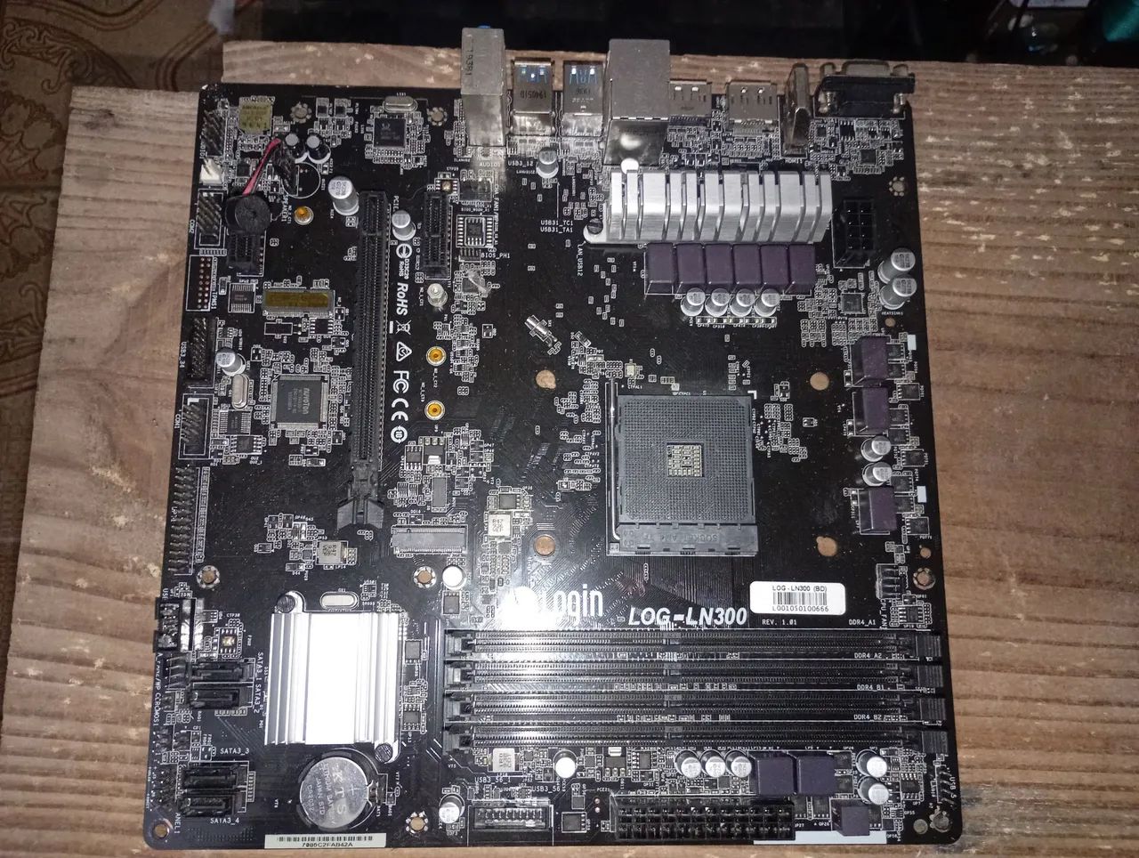 Placa mãe LN300 -B450 