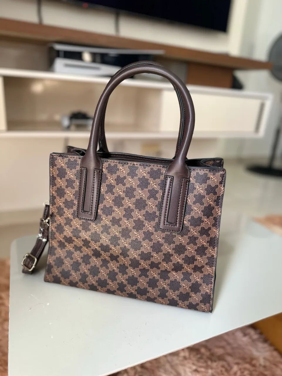 Bolsa Feminina Nova - Elegante e Espaçosa - Foto 2