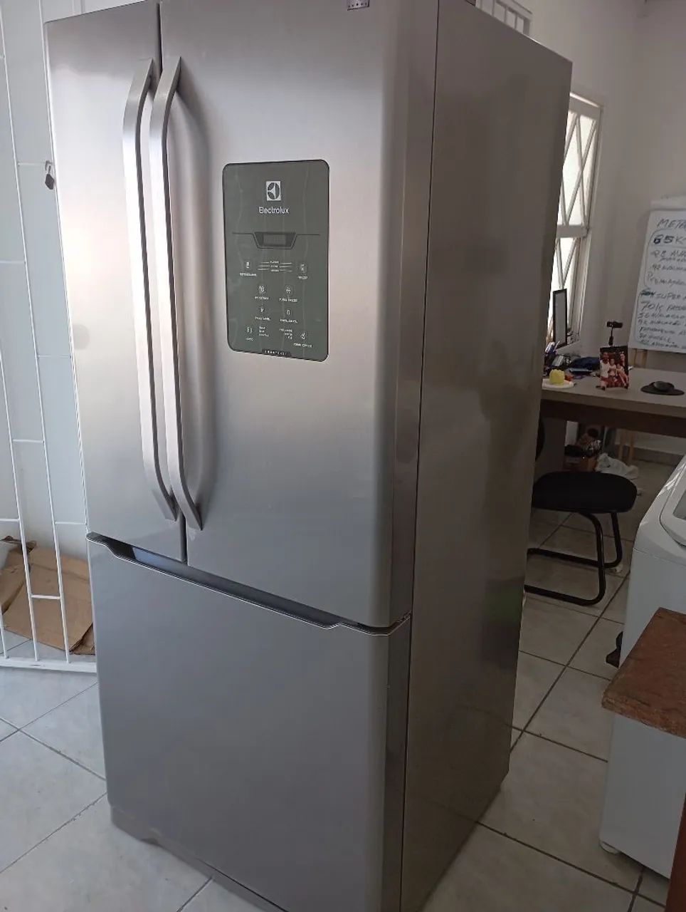 Geladeira Eletrolux - DM84X, 3 portas