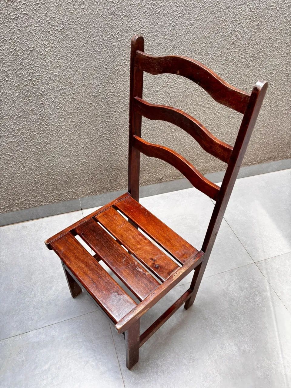 Vendo 7 cadeiras de madeira - Foto 2