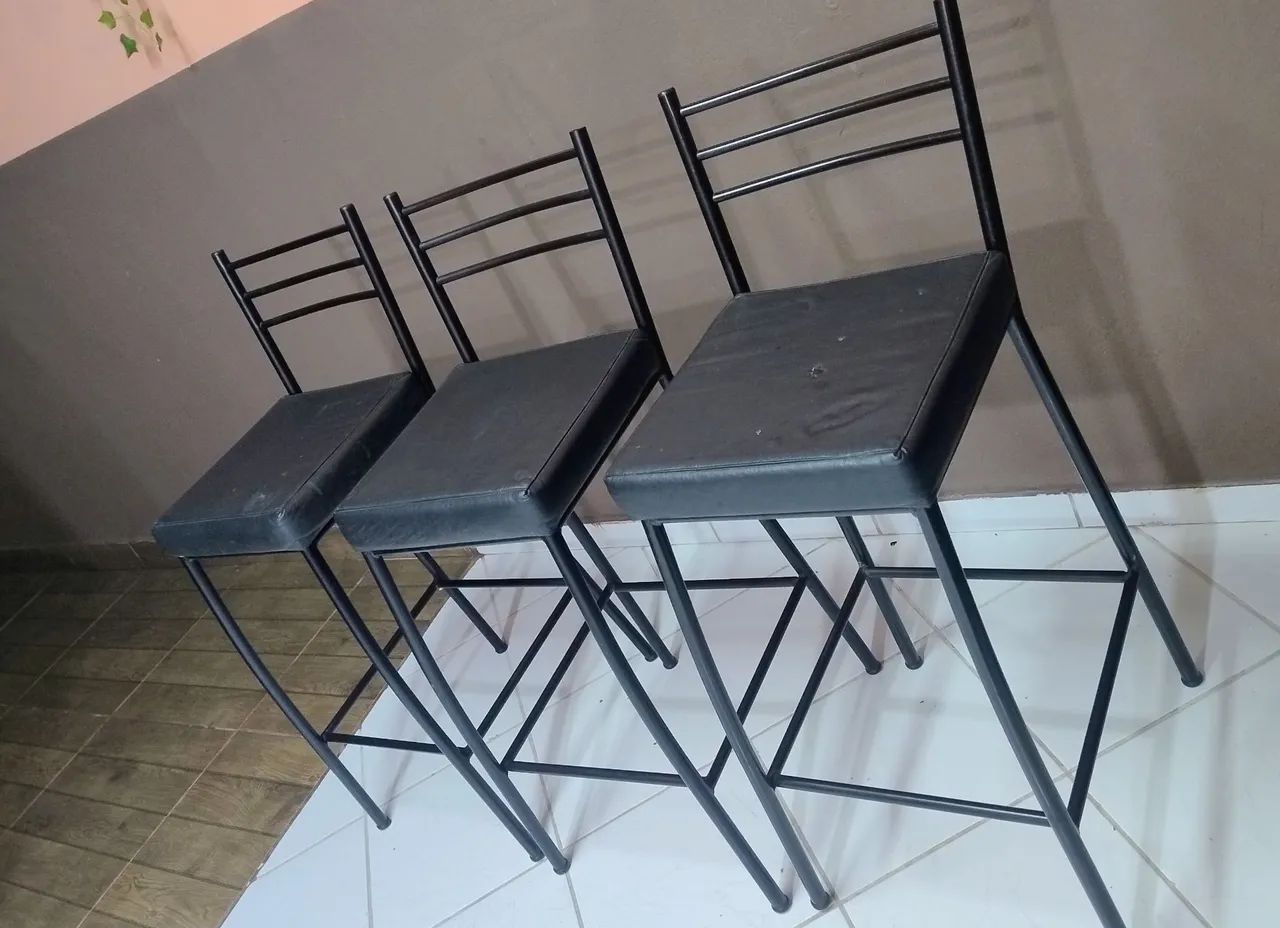 3 banquetas altas