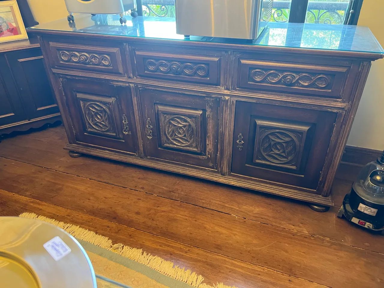 BUFFET DE MADEIRA - CLÁSSICO E ELEGANTE - Foto 2